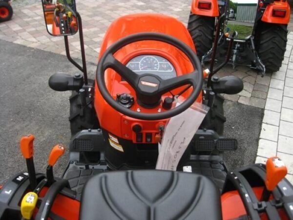 Kubota EK1-261 - Tracteur Compact et Polyvalent - Image 2