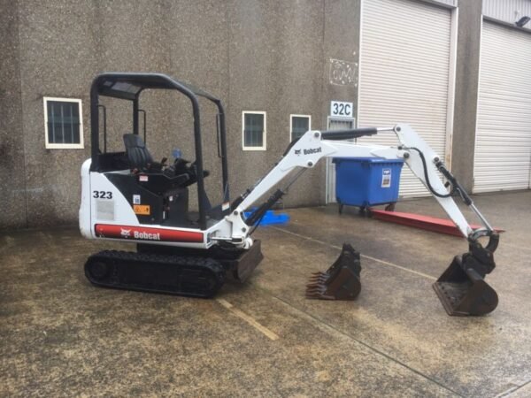 Bobcat 323 1.6T 2008, remorque à bec - Image 2