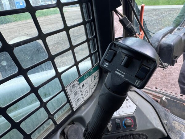 Mini chargeuse BOBCAT S450 - Image 5