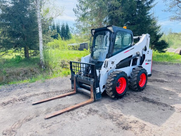 Mini chargeuse BOBCAT S570 - Image 11