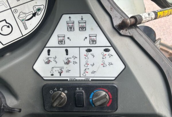 Mini chargeuse Bobcat S530 - Image 3