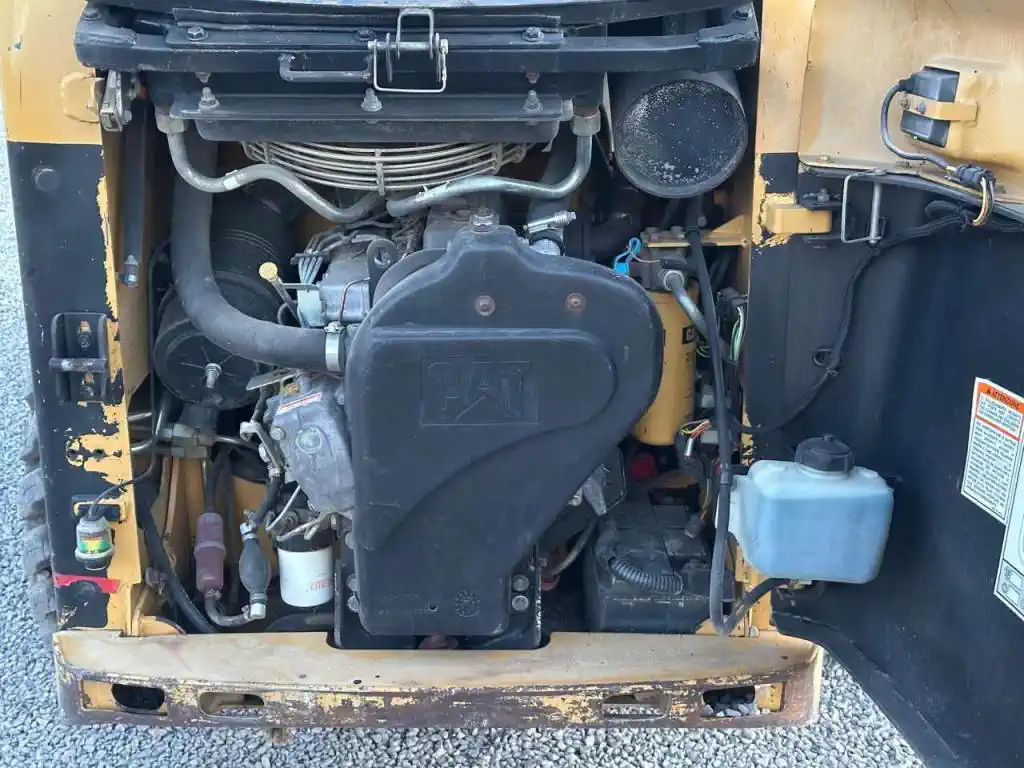 Mini Chargeuse sur Pneus – Caterpillar 226BHF – Image 5