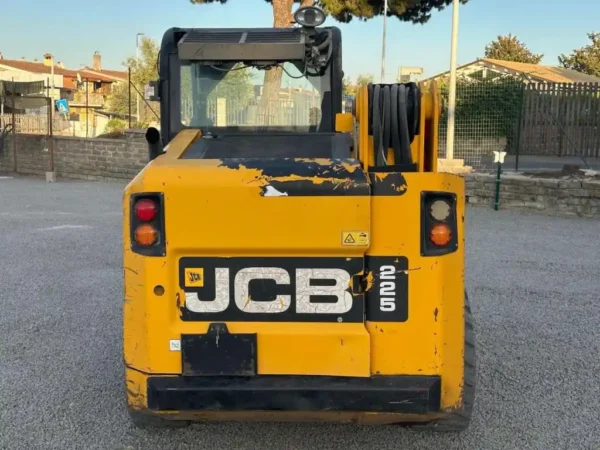 Mini chargeuse sur pneus – JCB 225 – Image 5