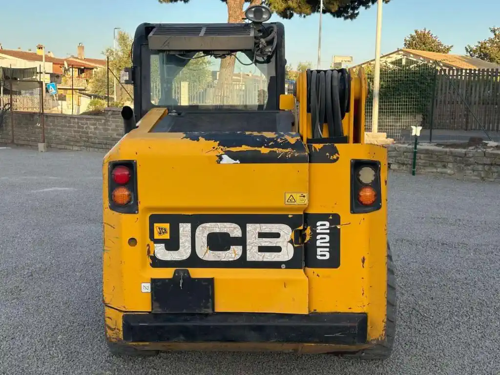 Mini chargeuse sur pneus – JCB 225 – Image 5