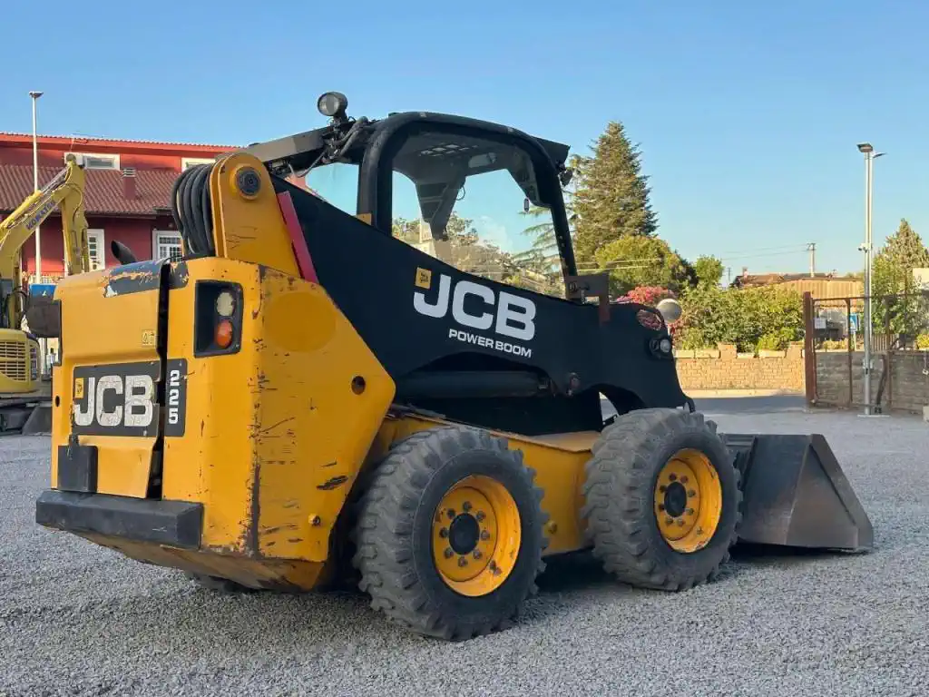 Mini chargeuse sur pneus – JCB 225