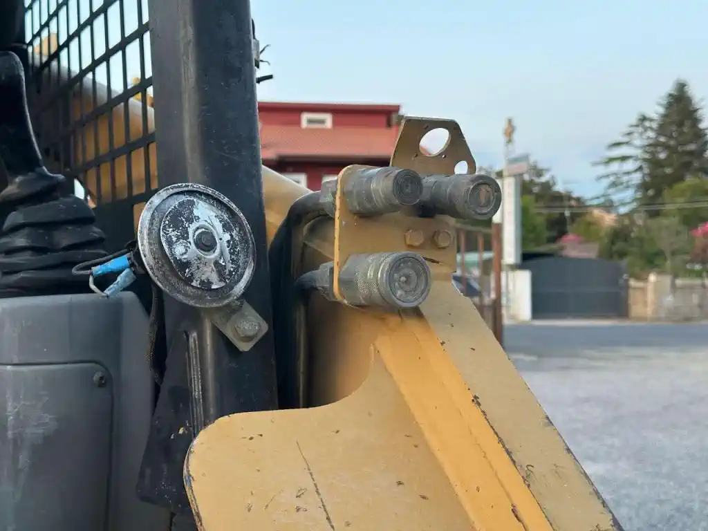 Mini Chargeuse sur Pneus – Caterpillar 226BHF – Image 14
