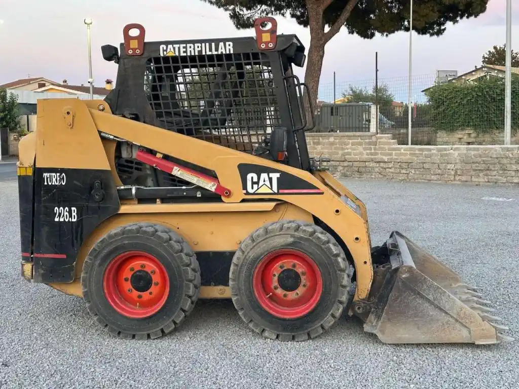 Mini Chargeuse sur Pneus – Caterpillar 226BHF – Image 20