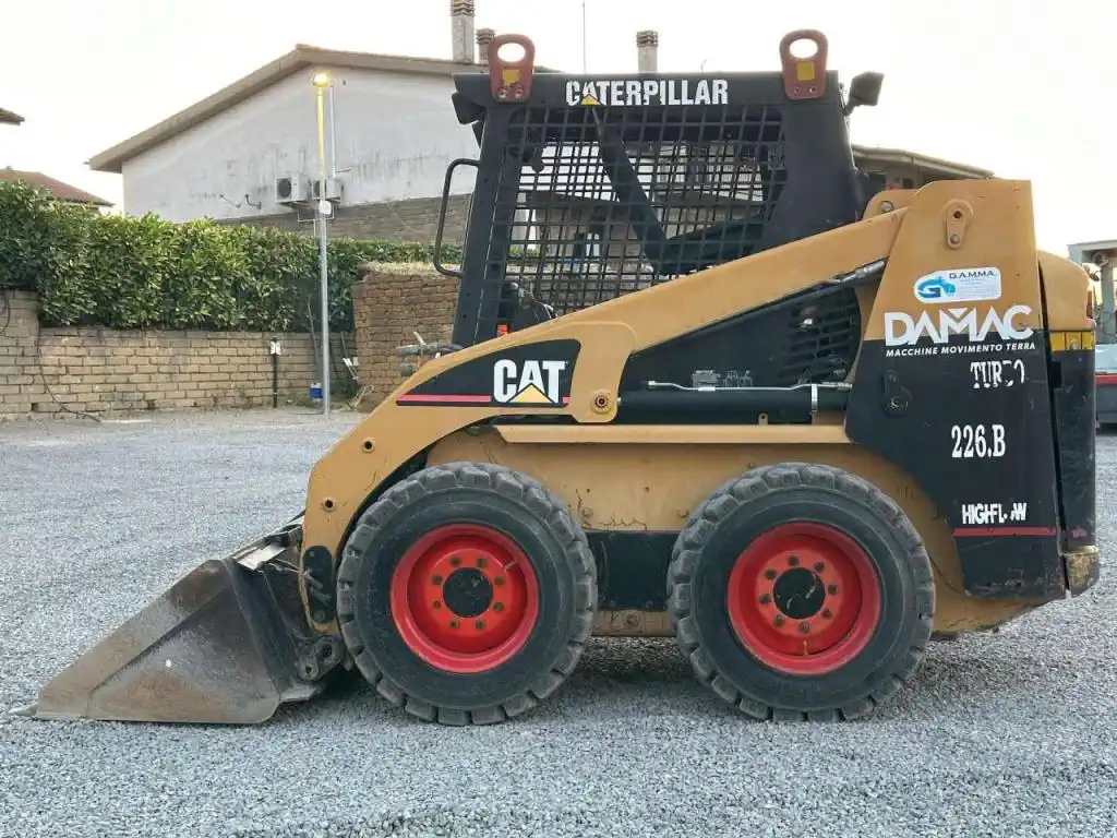 Mini Chargeuse sur Pneus – Caterpillar 226BHF – Image 22